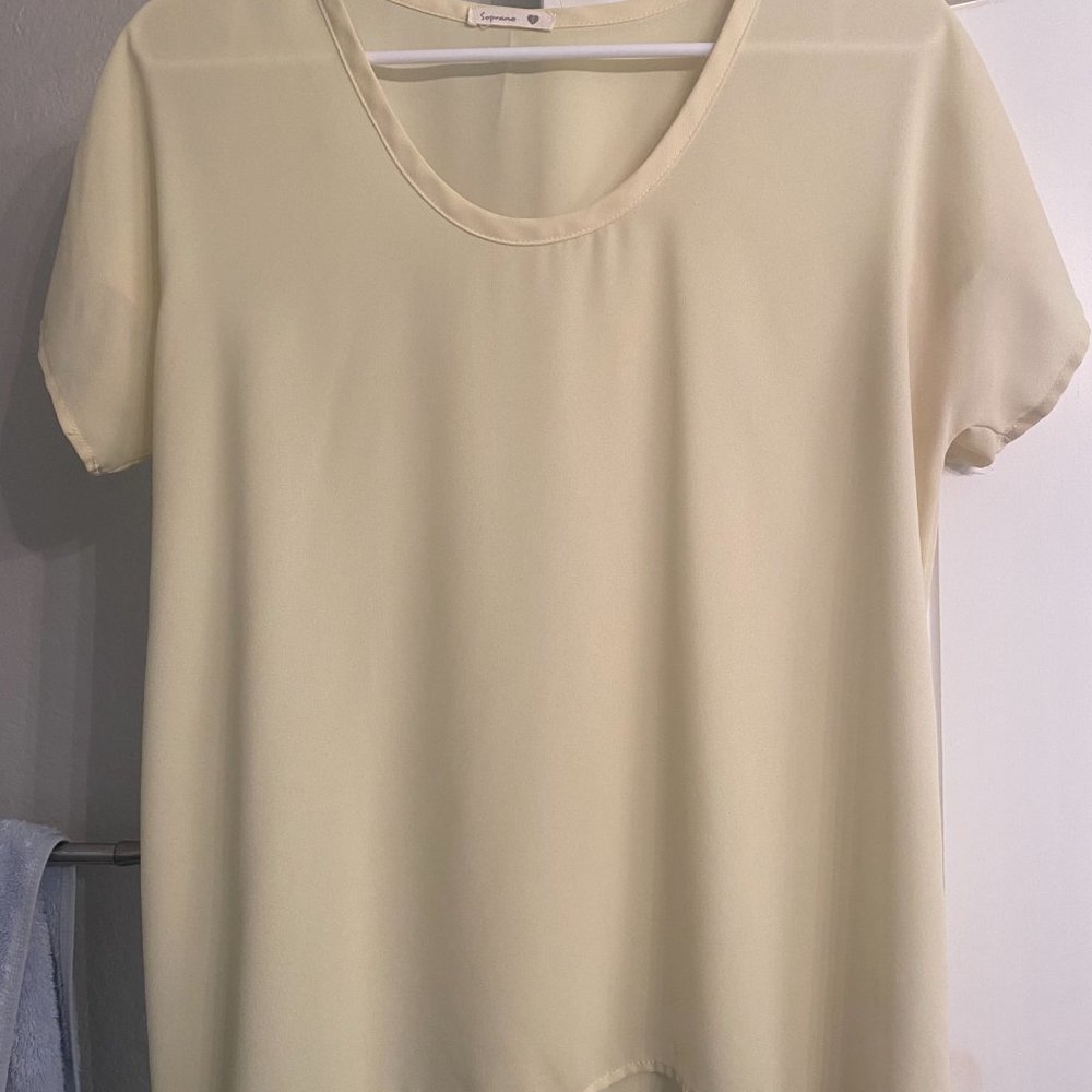 Soprano pale yellow top- small